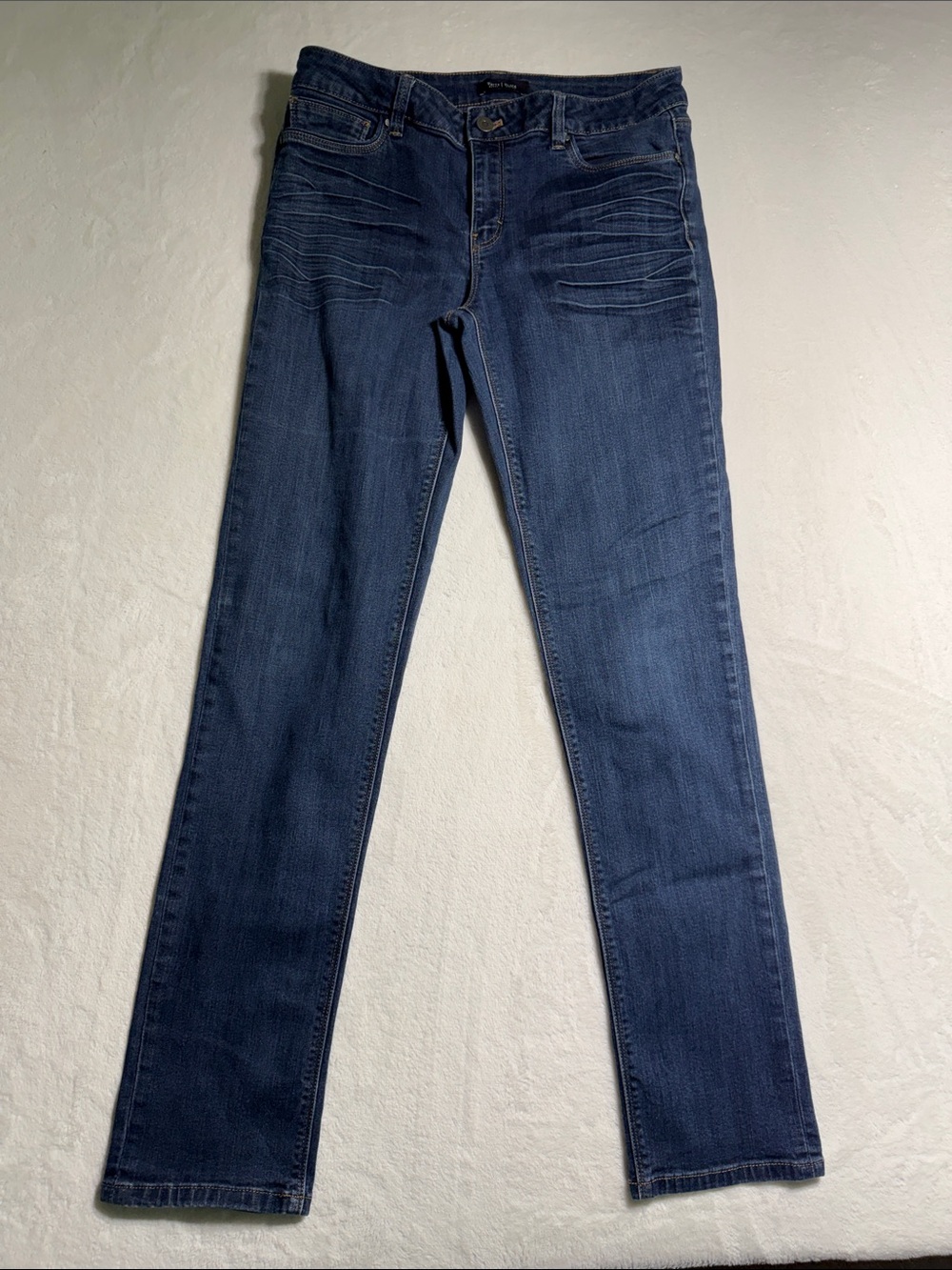 White House Black Market Jeans in Dark Blue Wash